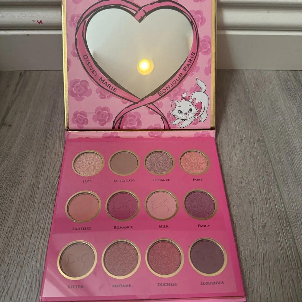 Disney’s The Aristocats Eyeshadow Palette, Aristocats Marie Eyeshadow Palette